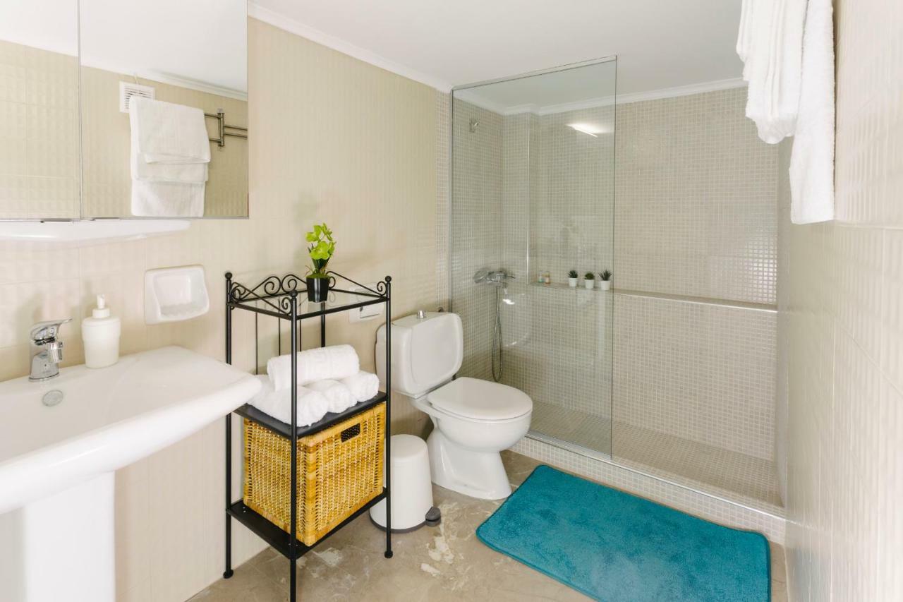 Bright 2 Bedrooms Apt. In The Heart Of Athens W Stunning Views To Acropolis Eksteriør billede